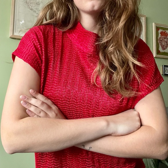 Bright & Merry Top - Picture 2 of 3